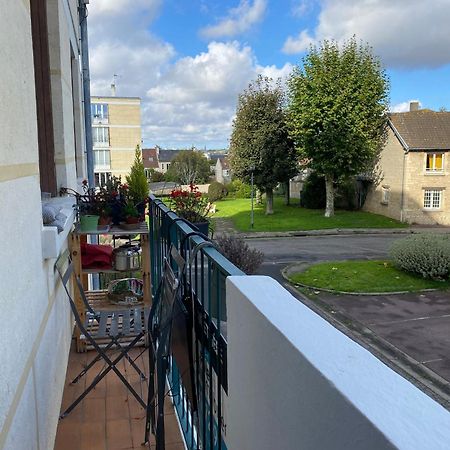 Bel Appartement Spacieux ,Convivial De 3 Chambres Avec Parking Prive Secure Caen Exterior foto